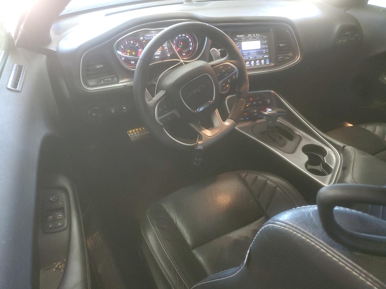 DODGE CHALLENGER SRT 392