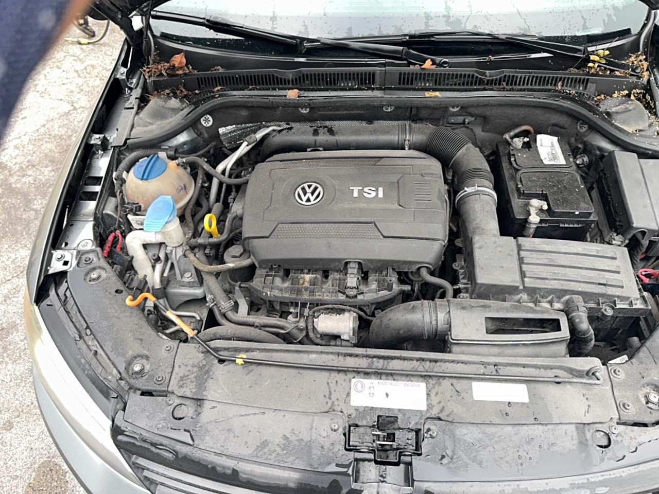 VOLKSWAGEN JETTA SE