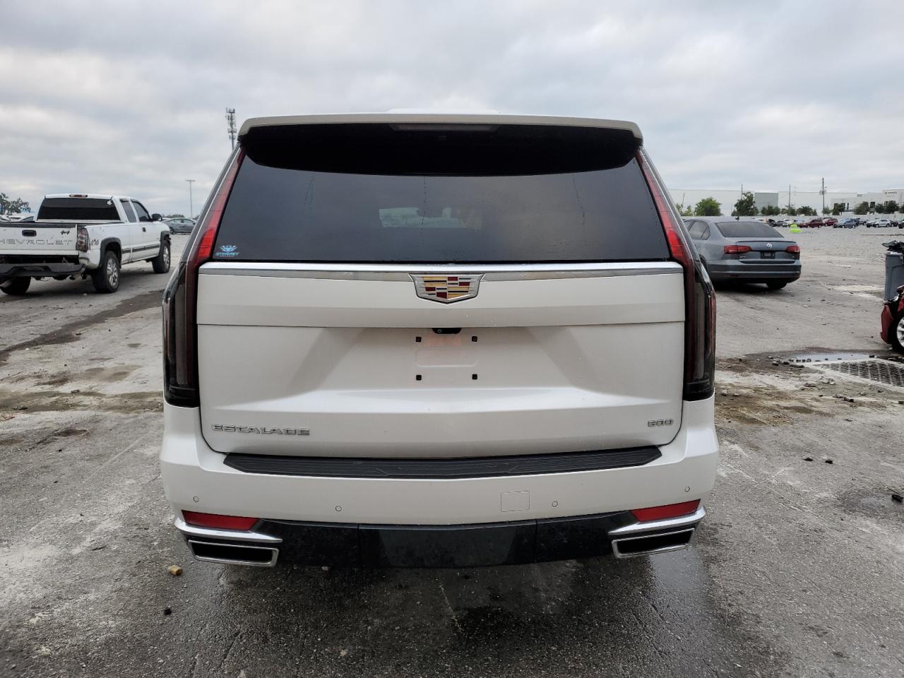 CADILLAC ESCALADE ESV PREMIUM LUXURY