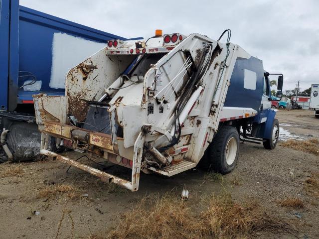 2004 FREIGHTLINER M2 106 MED #3273765352