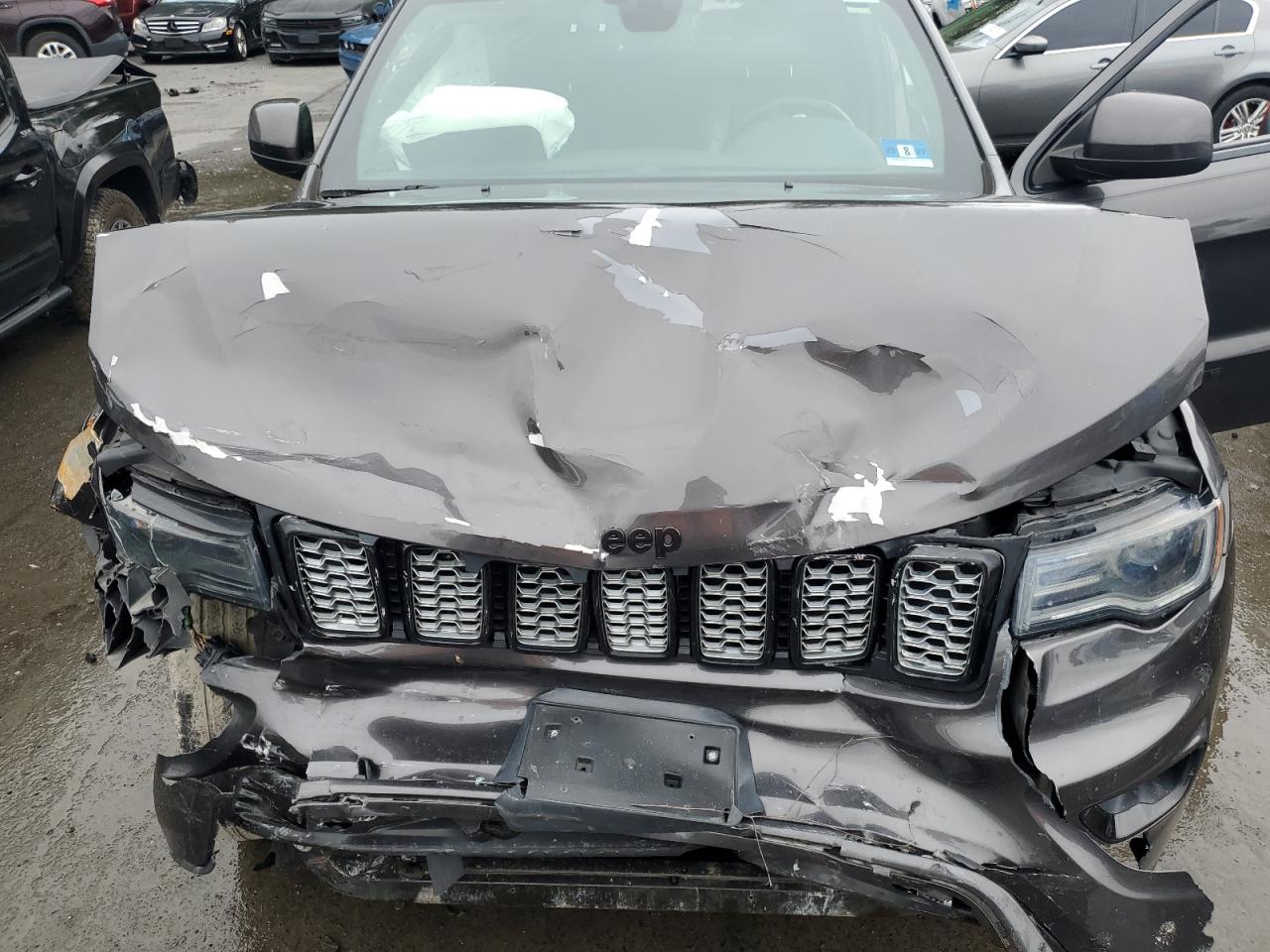 JEEP GRAND CHEROKEE LAREDO