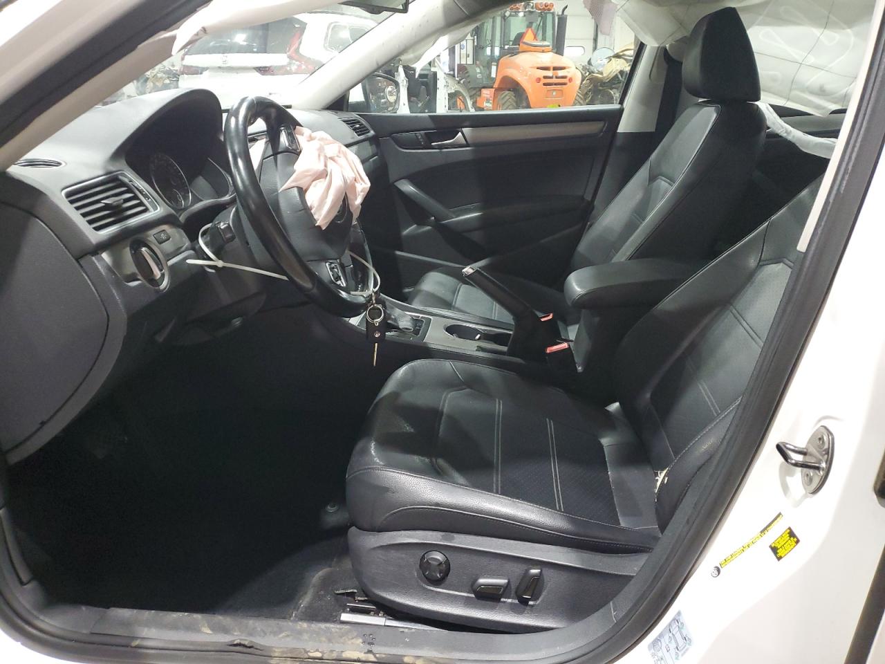 VOLKSWAGEN PASSAT SE