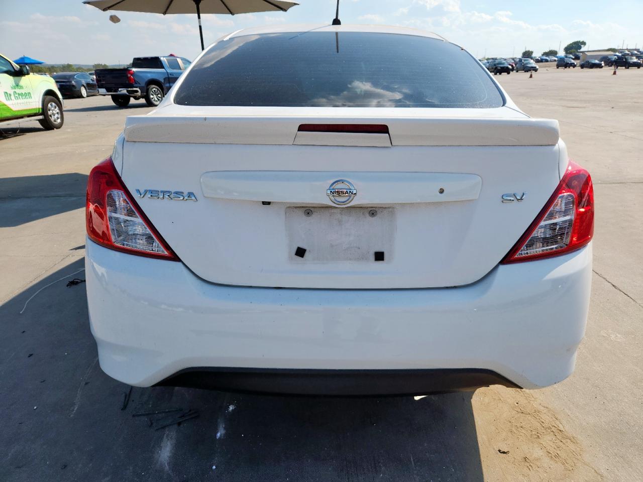 NISSAN VERSA S