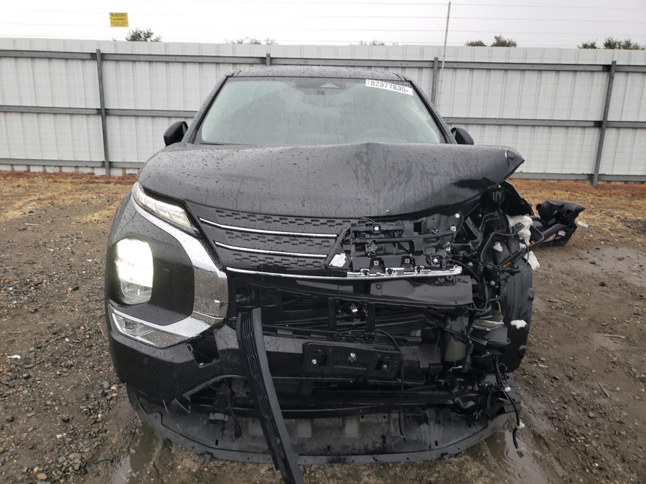 MITSUBISHI OUTLANDER SE