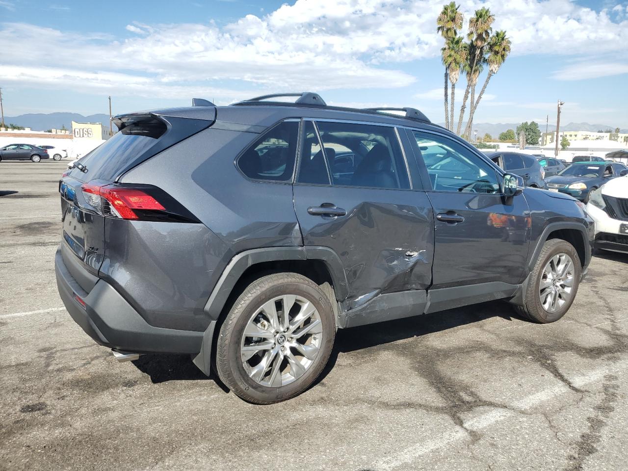 TOYOTA RAV4 XLE PREMIUM