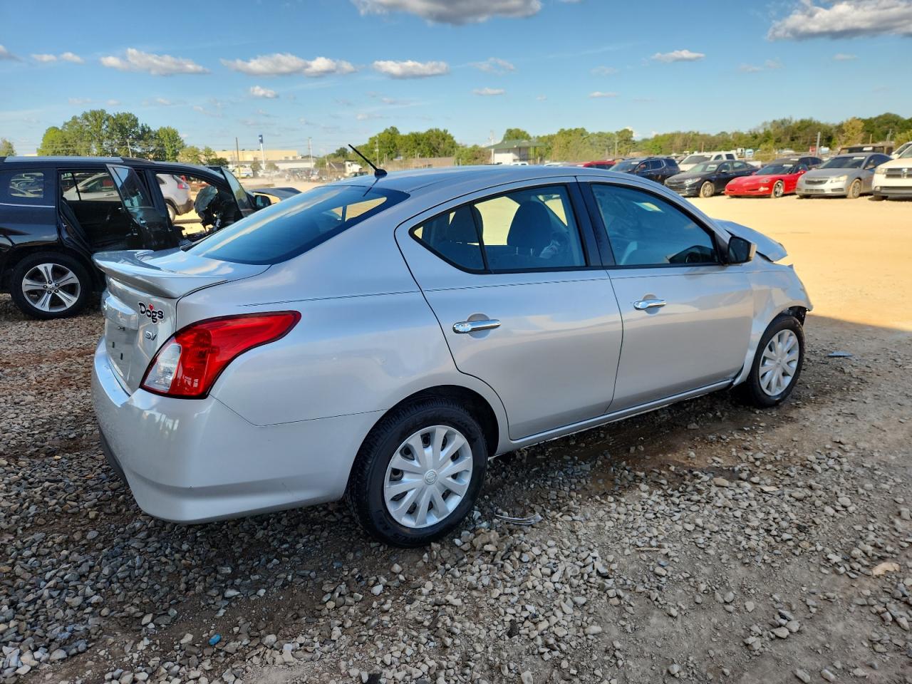 NISSAN VERSA S