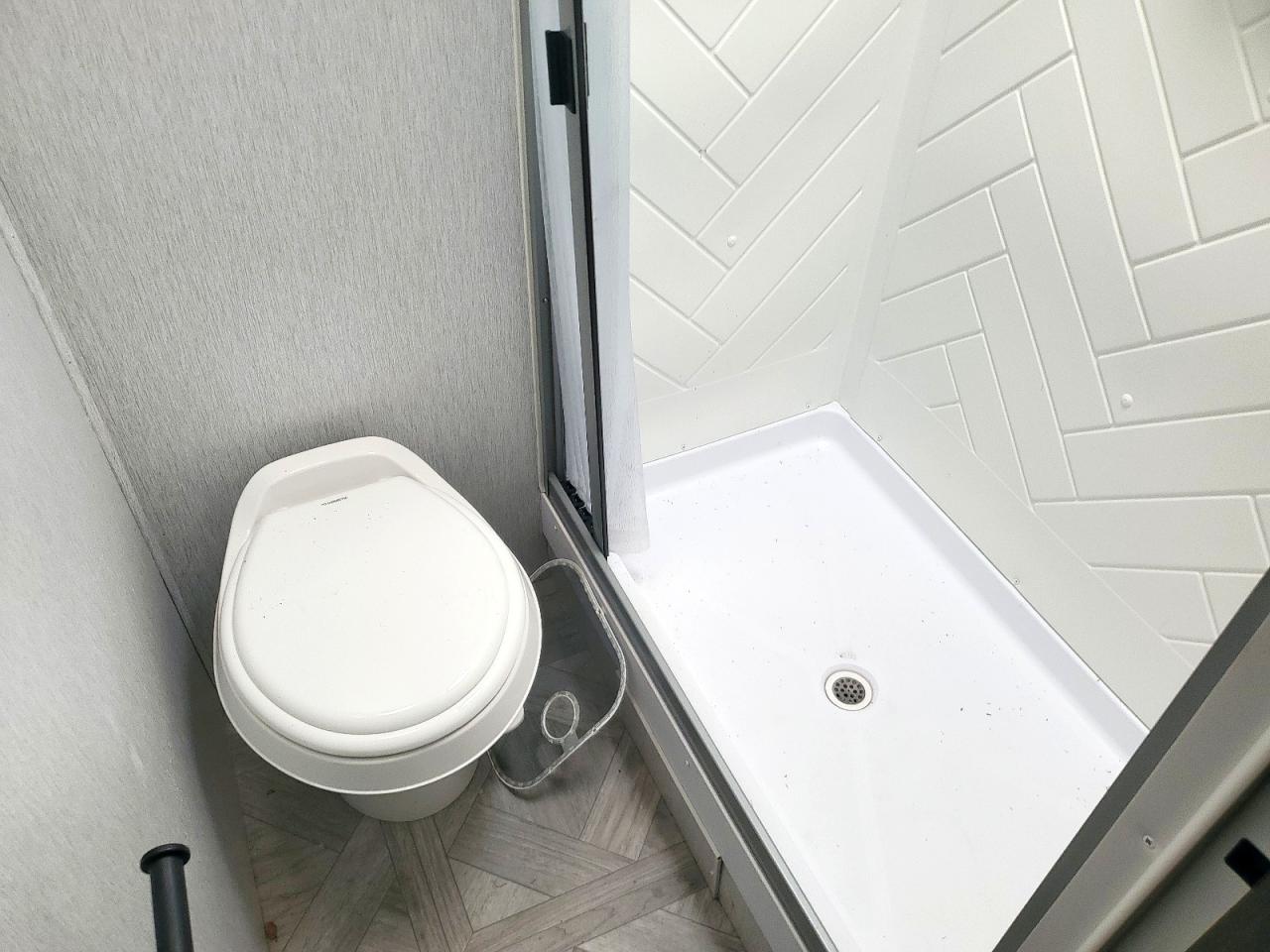 Lot #3290424801 2023 WILDCAT 28 TRAILER