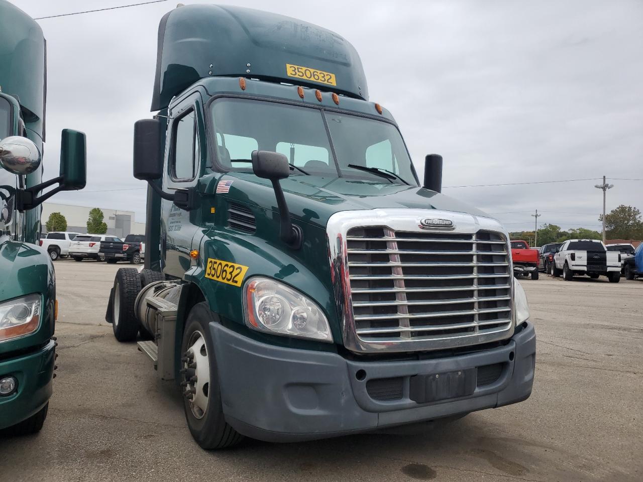 Lot #3268331058 2016 FREIGHTLINER CASCADIA 1