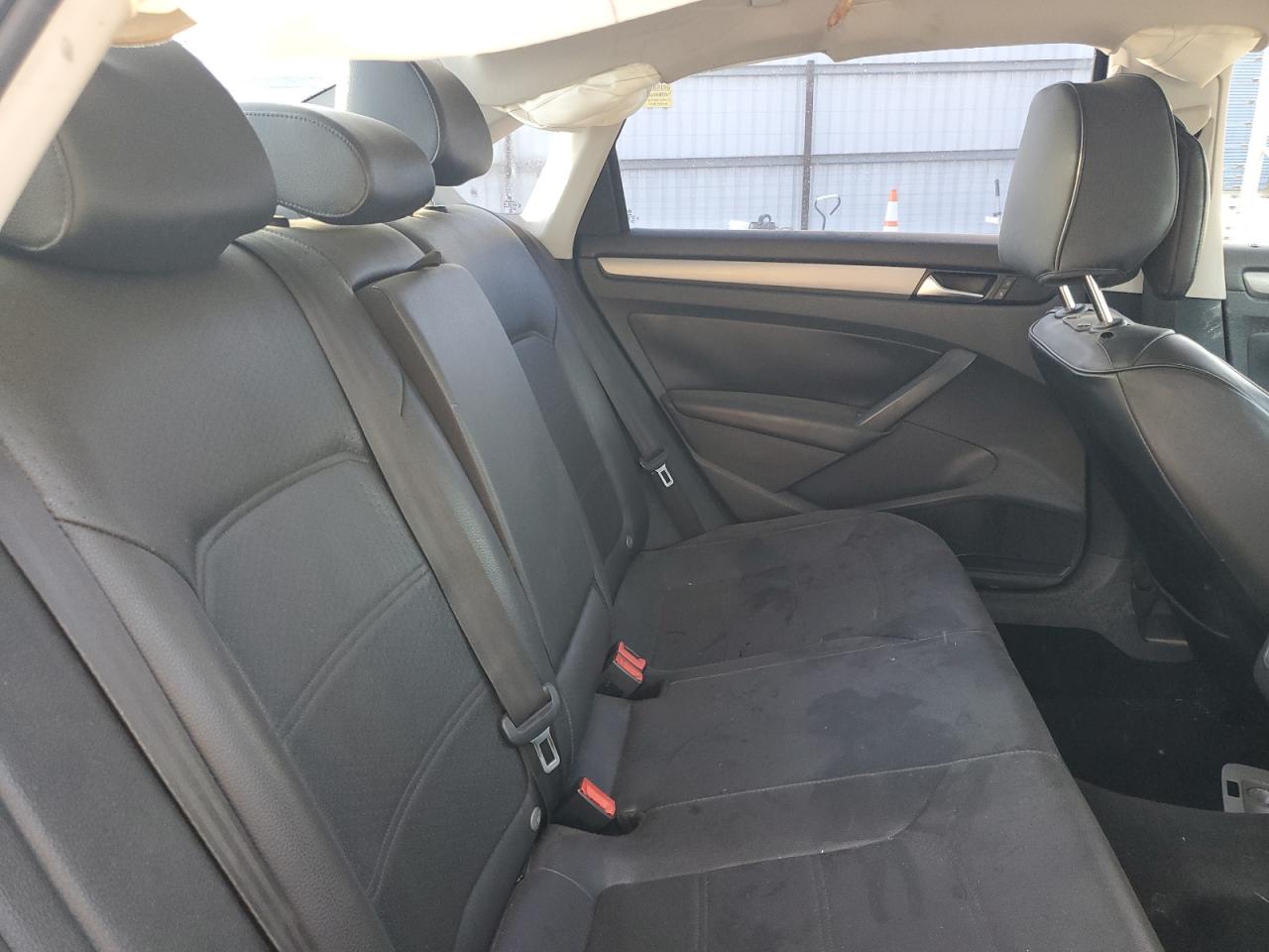 VOLKSWAGEN PASSAT SE