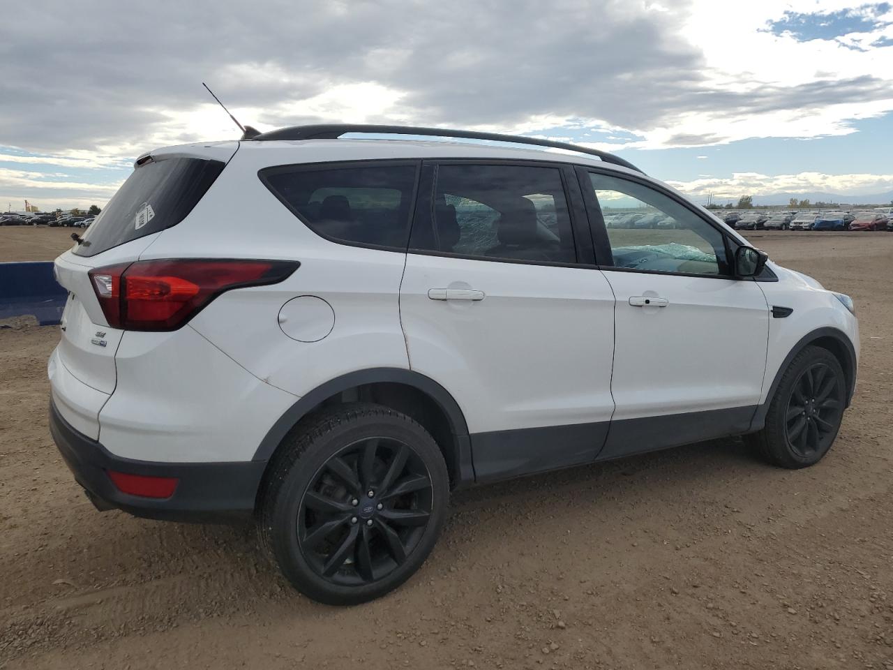 FORD ESCAPE SE