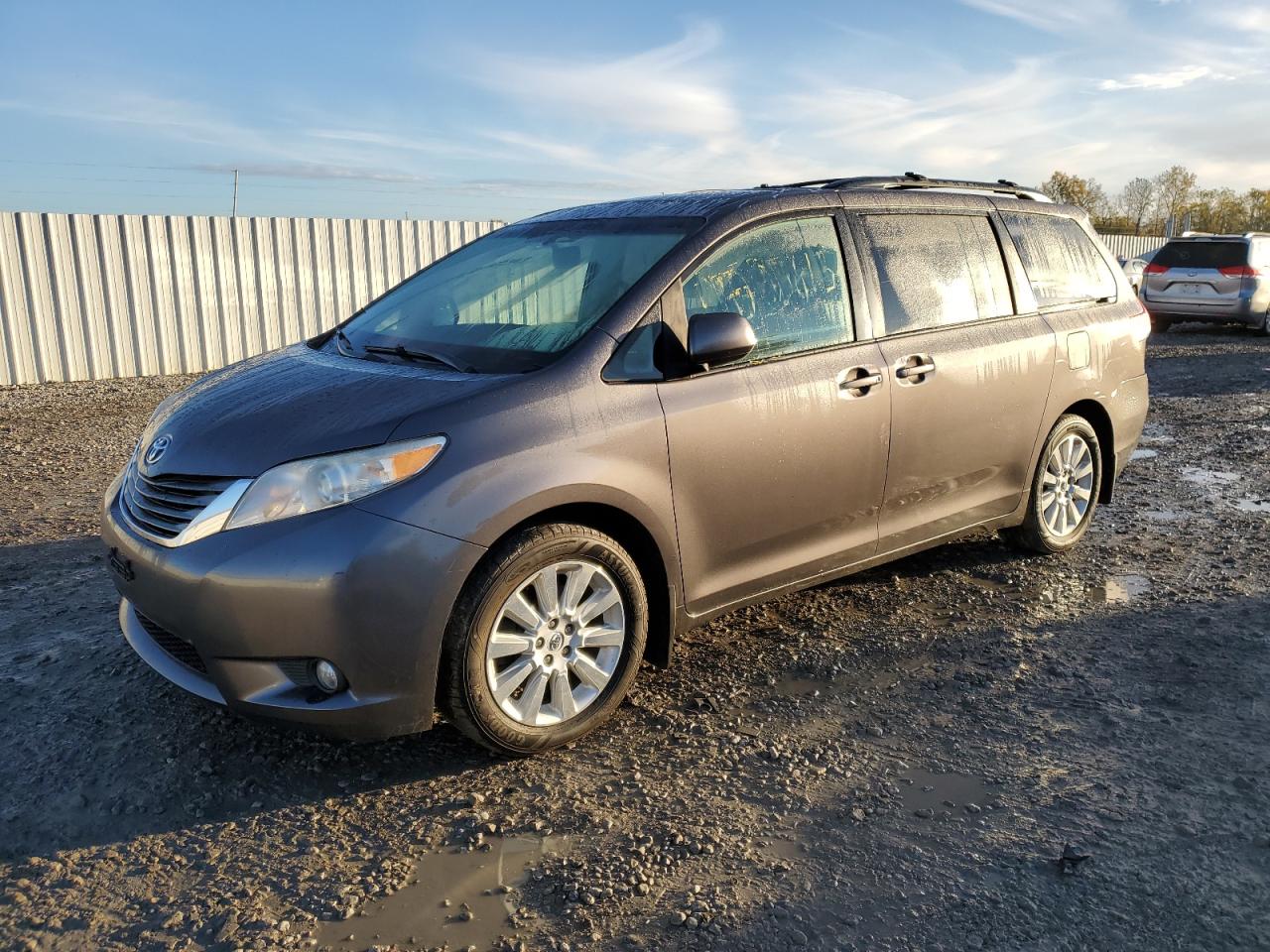 TOYOTA SIENNA XLE