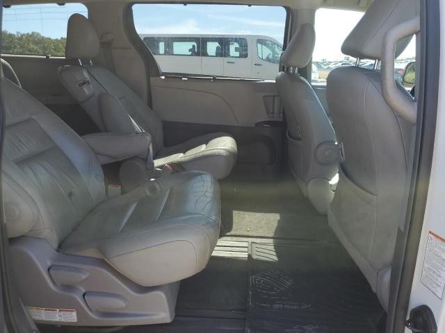 2016 TOYOTA SIENNA XLE - 5TDYK3DCXGS761421