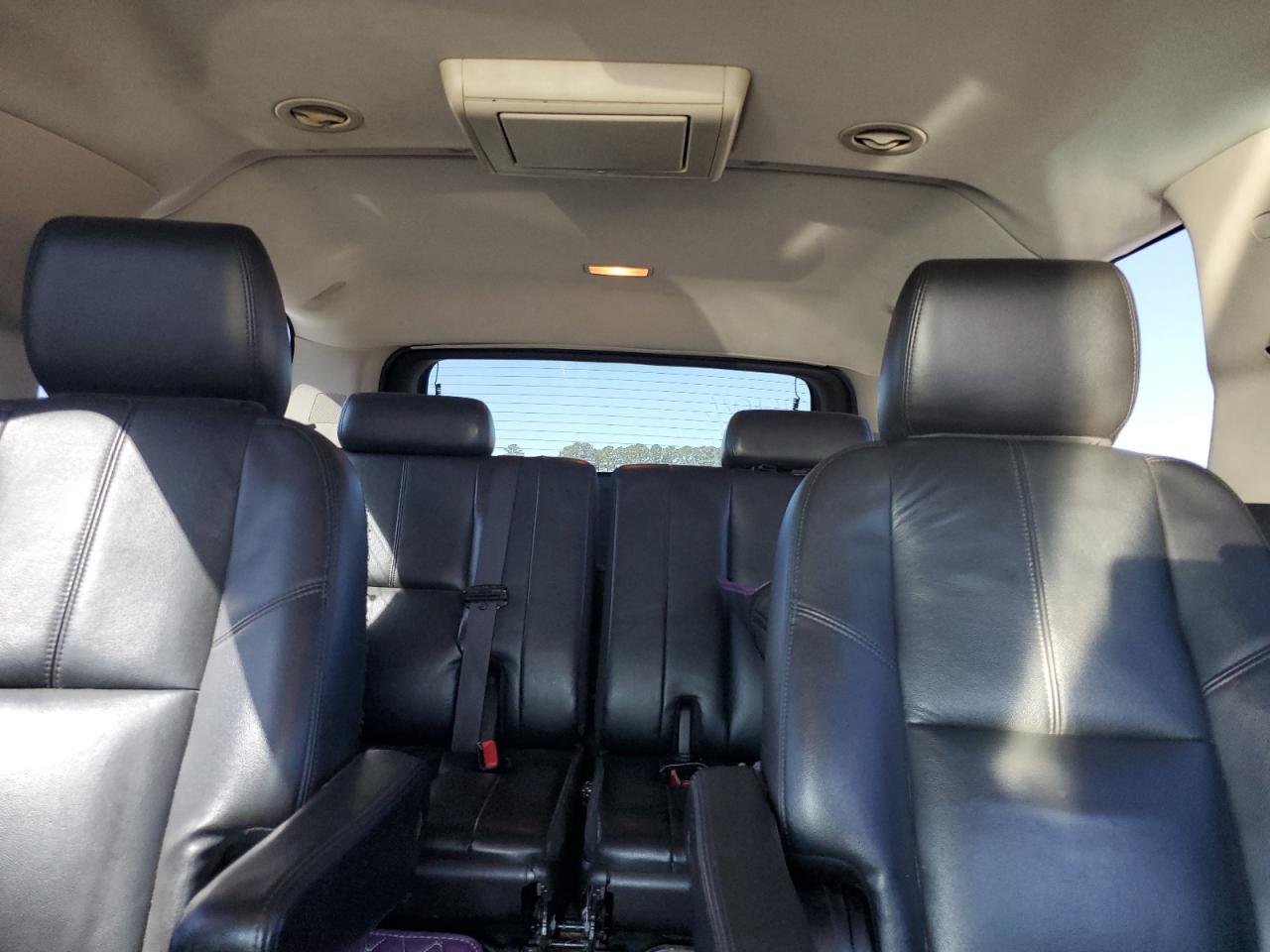 CHEVROLET SUBURBAN C1500 LT