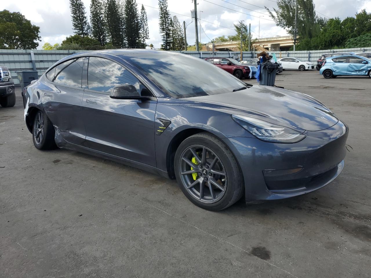 TESLA MODEL 3