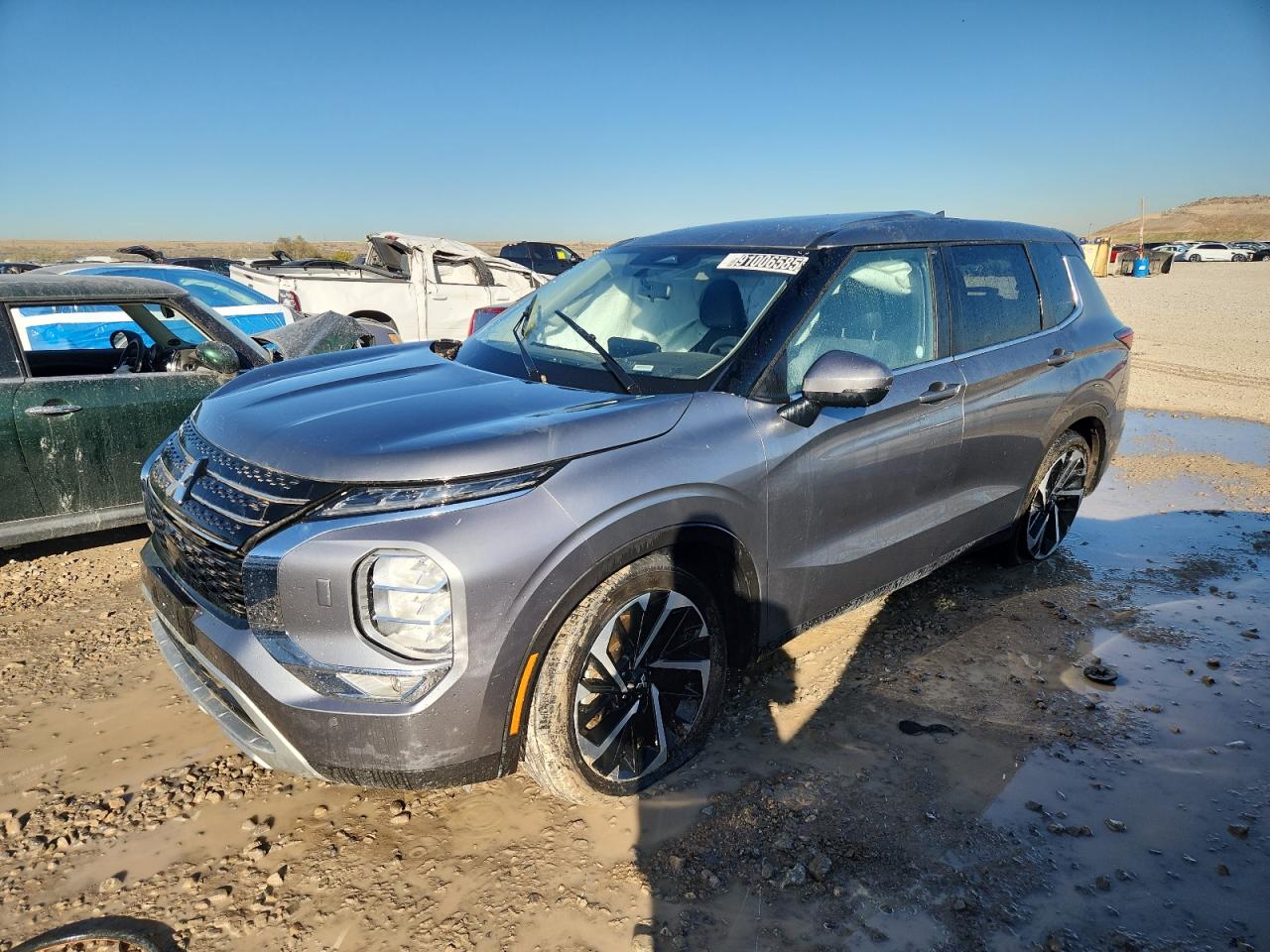 MITSUBISHI OUTLANDER SE