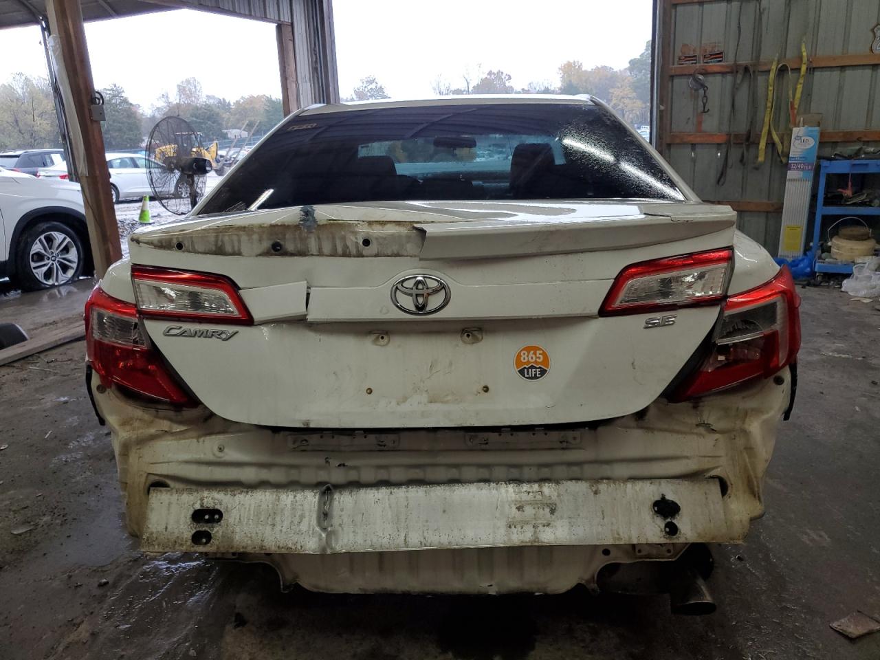 TOYOTA CAMRY BASE