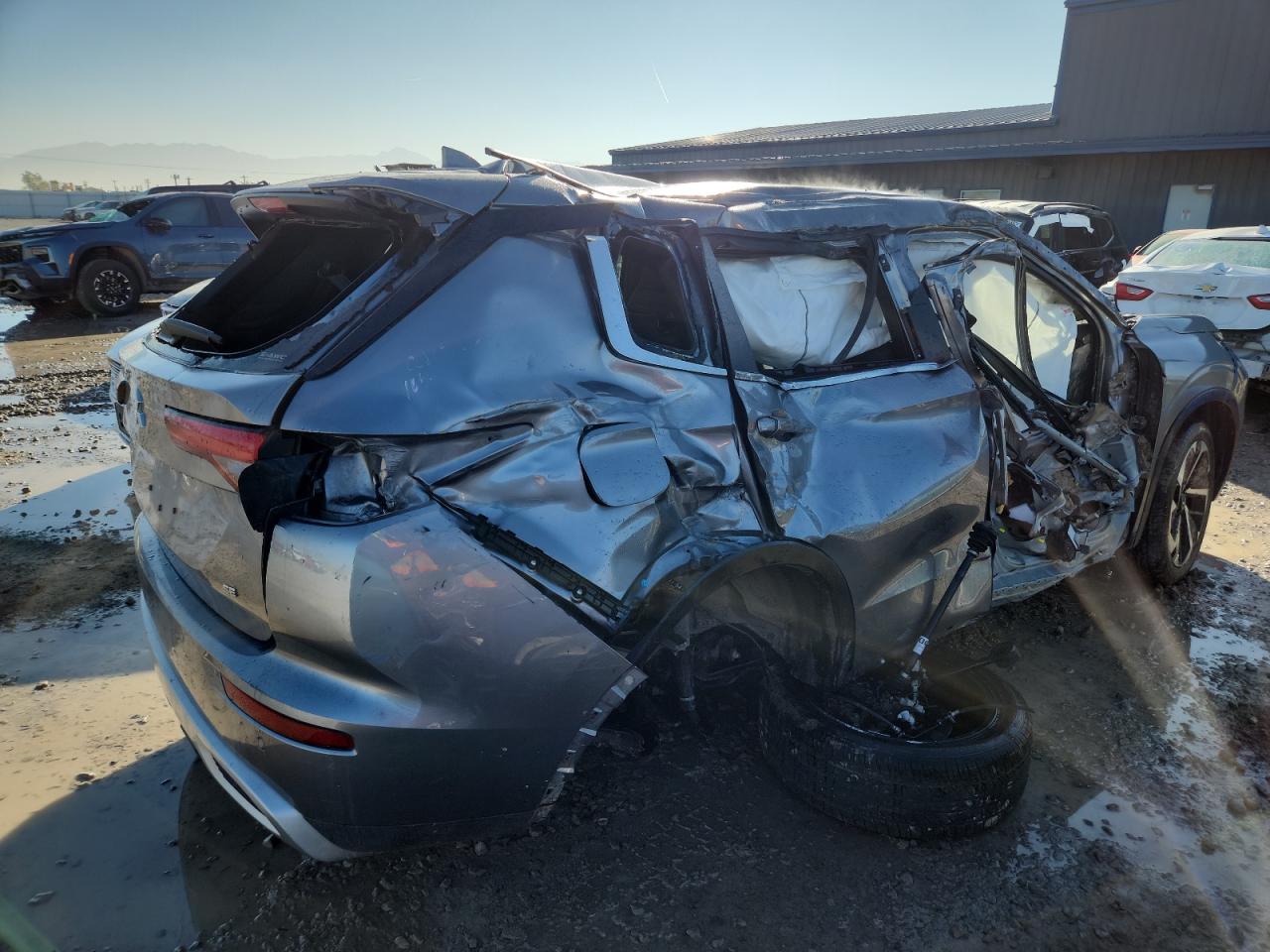 MITSUBISHI OUTLANDER SE