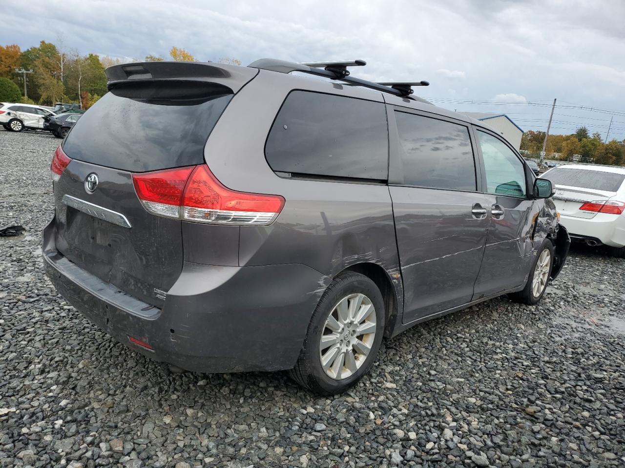 TOYOTA SIENNA XLE