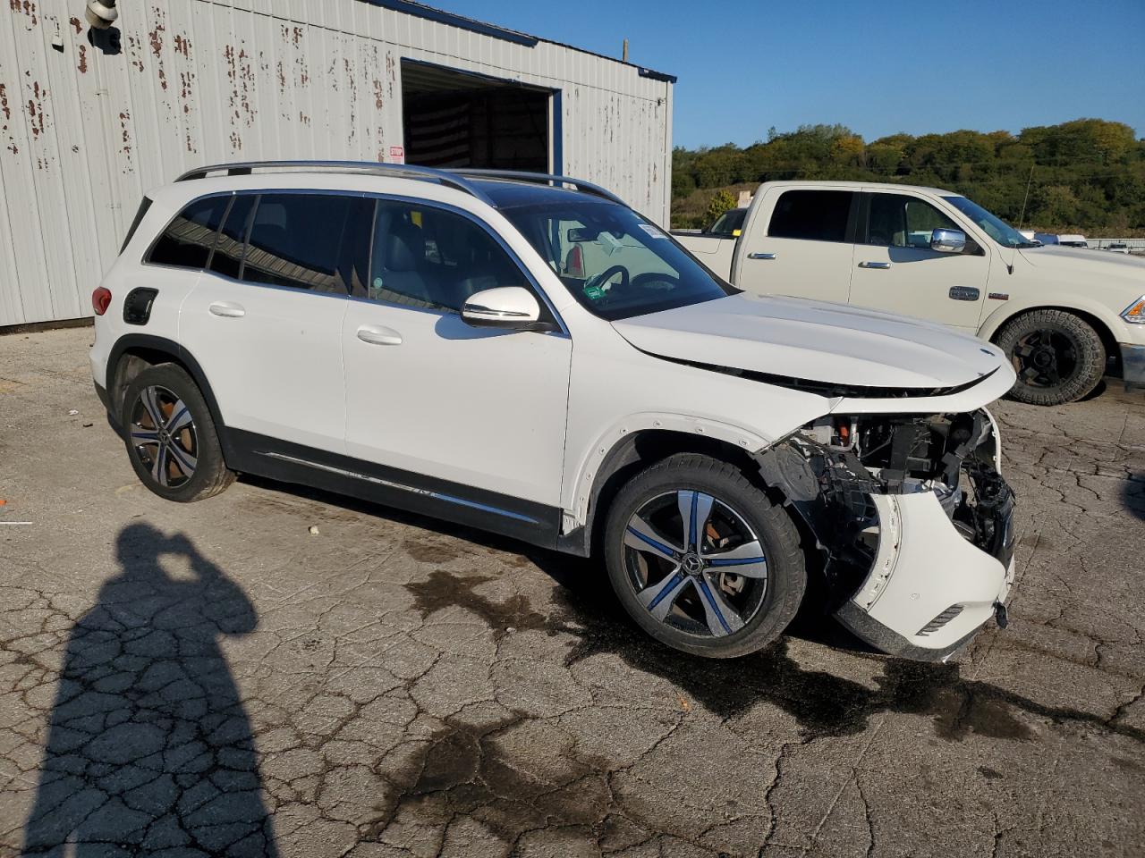 MERCEDES-BENZ EQB 300 4MATIC