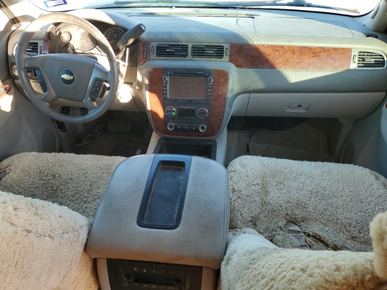 CHEVROLET SUBURBAN C1500 LT