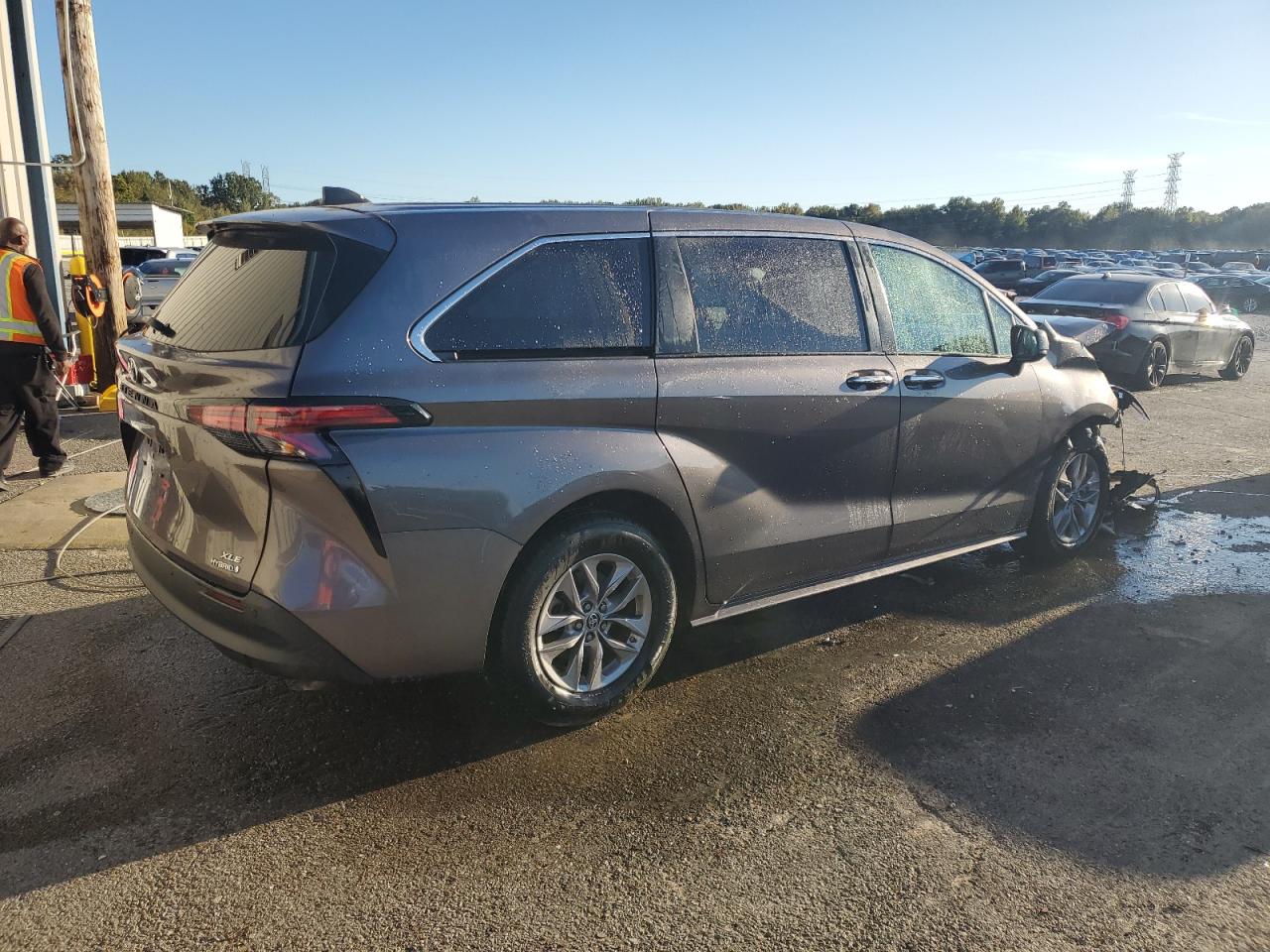 TOYOTA SIENNA XLE
