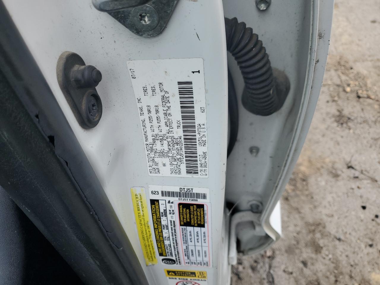 TOYOTA TUNDRA CREWMAX SR5