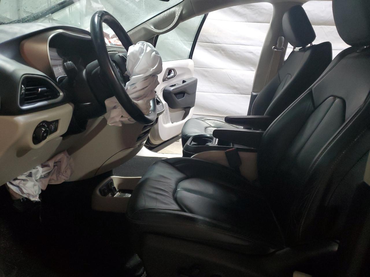 CHRYSLER PACIFICA TOURING L