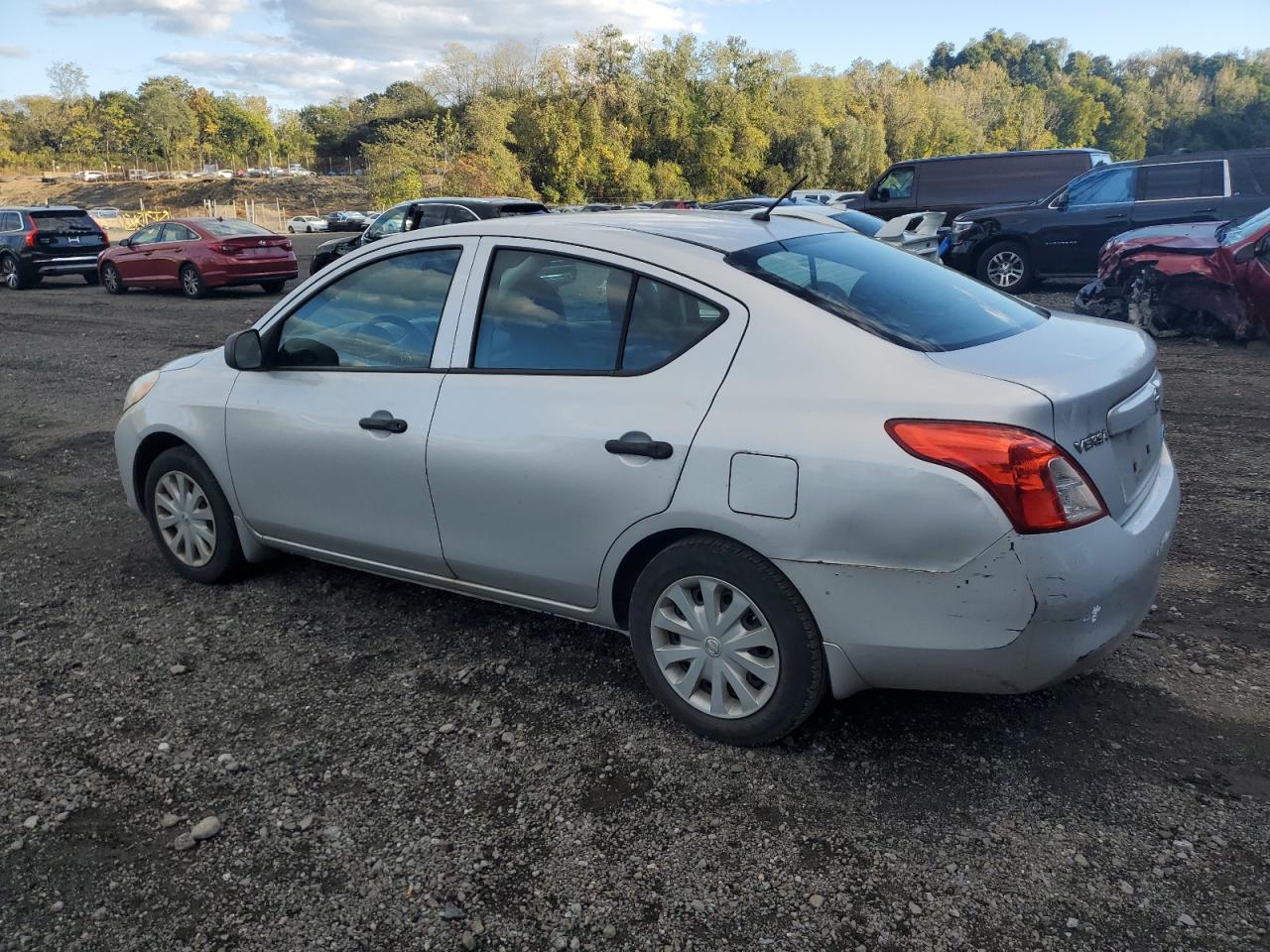 NISSAN VERSA S