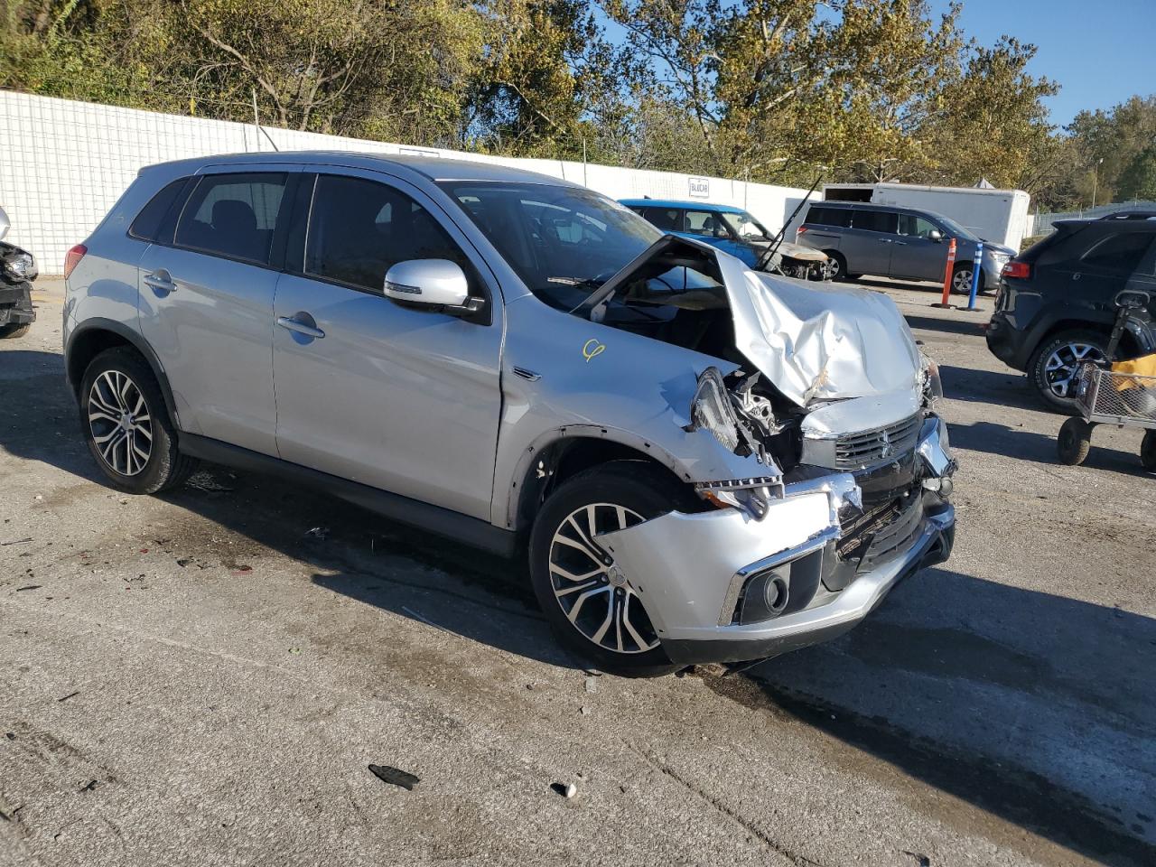 MITSUBISHI OUTLANDER ES