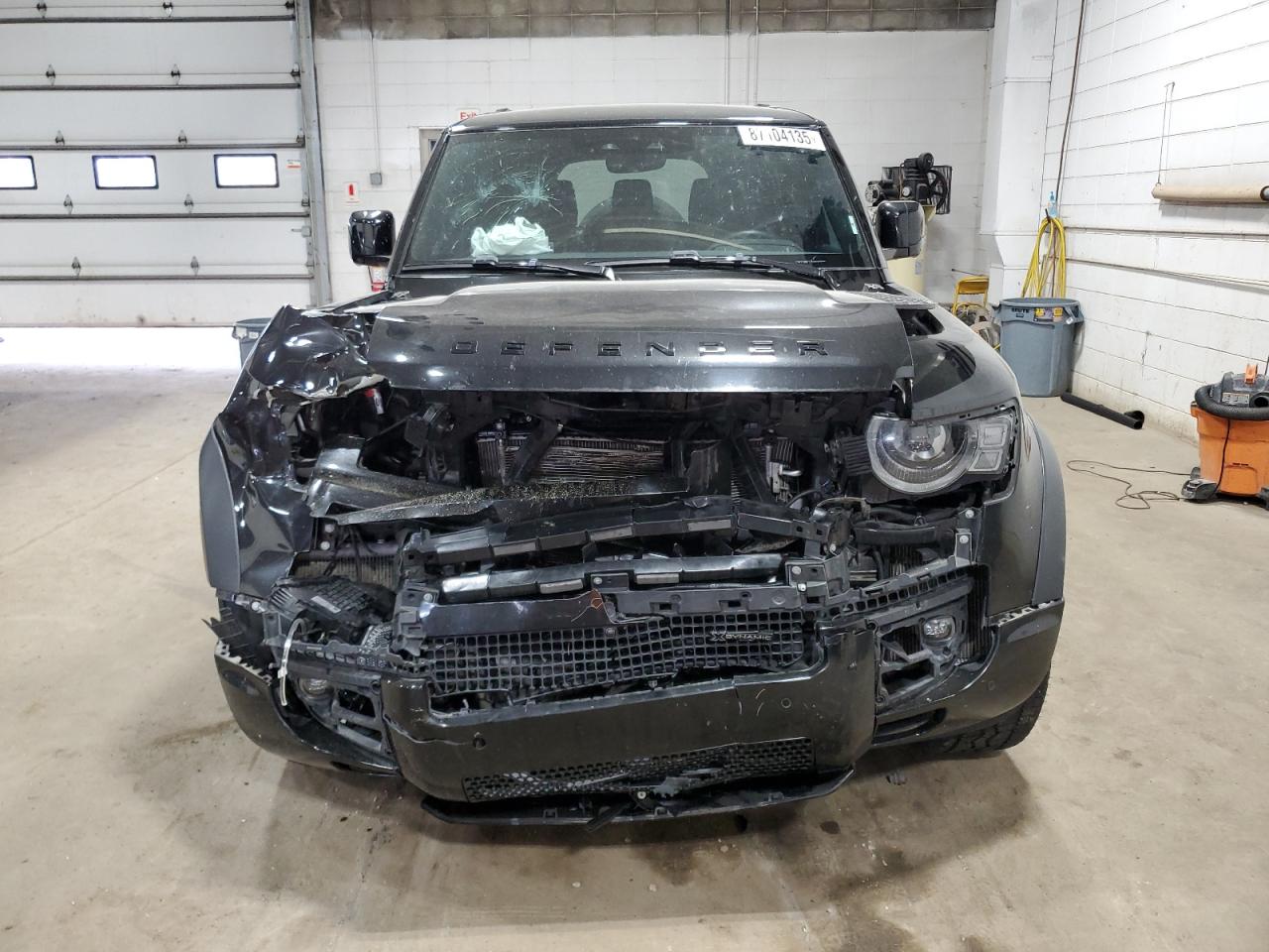 LAND ROVER DEFENDER 110 X-DYNAMIC SE