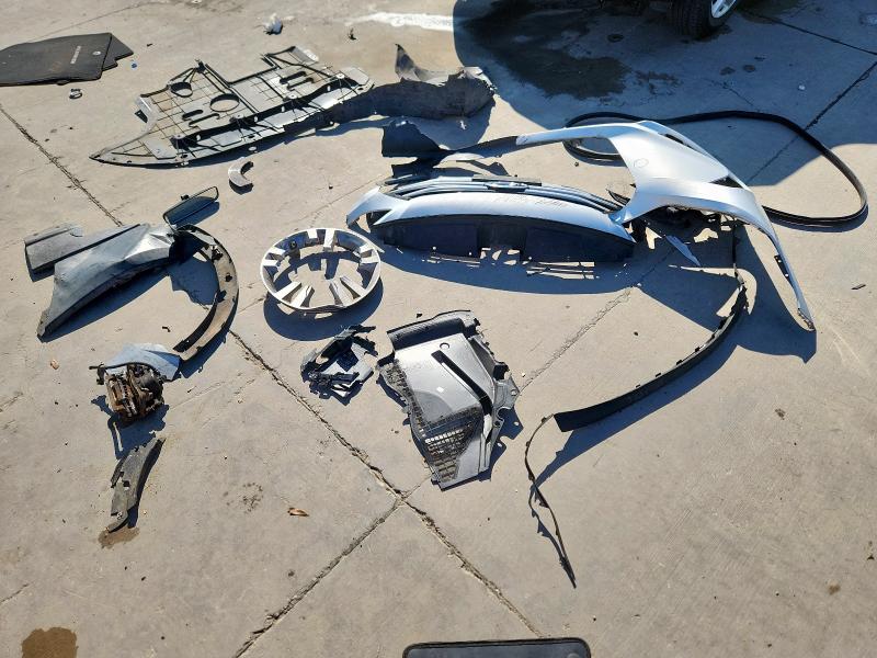 2017 HYUNDAI ELANTRA SE KMHD84LF7HU207101