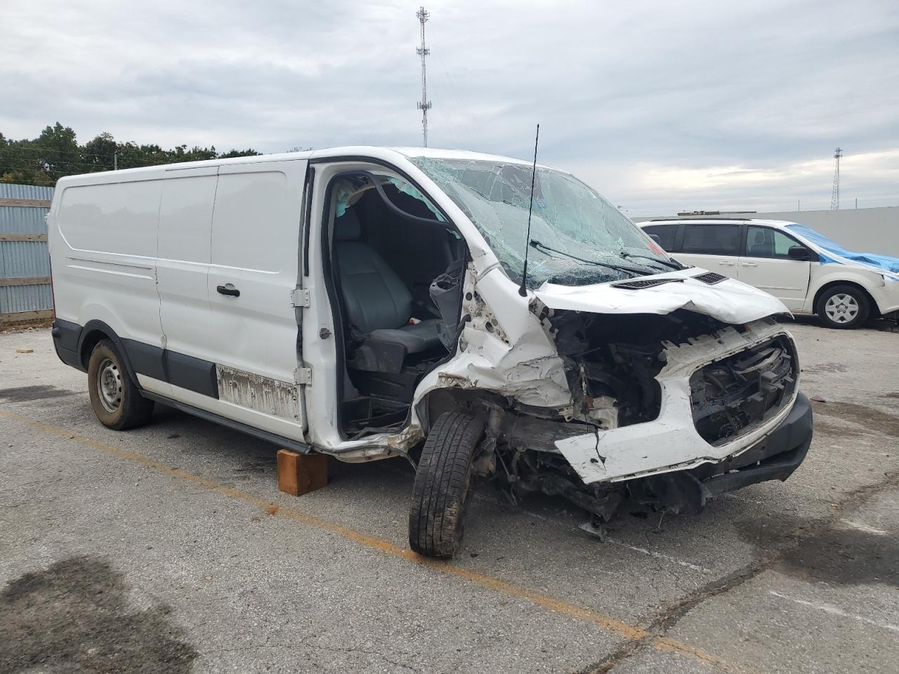 Lot #3308271156 2017 FORD TRANSIT T-