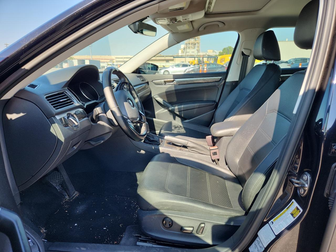 VOLKSWAGEN PASSAT SE