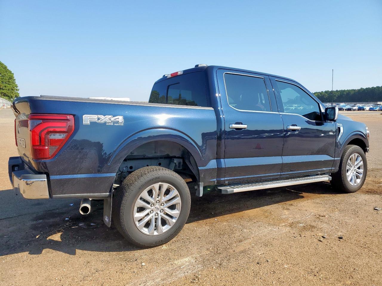 FORD F-150 LARIAT