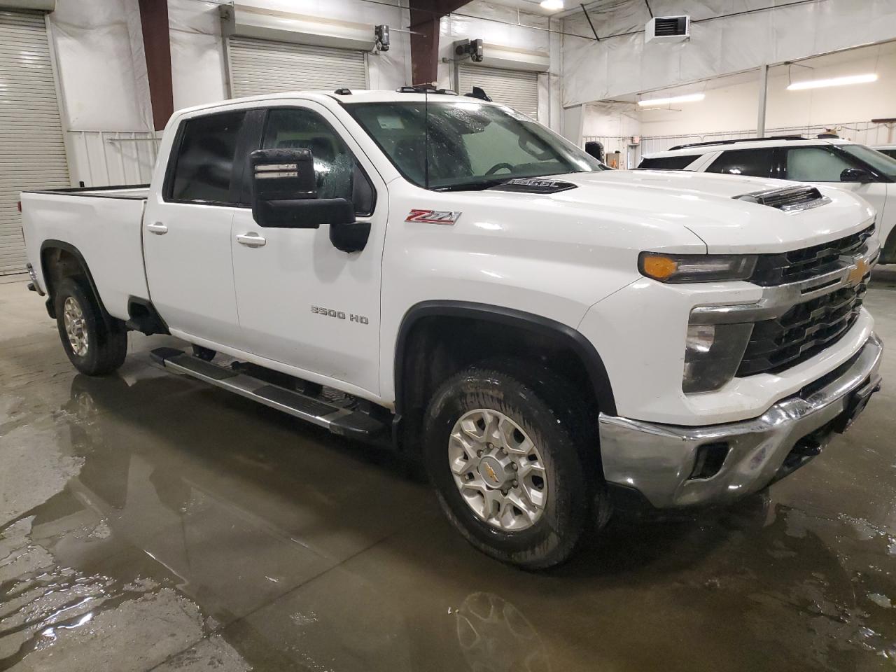 CHEVROLET SILVERADO K3500 LT