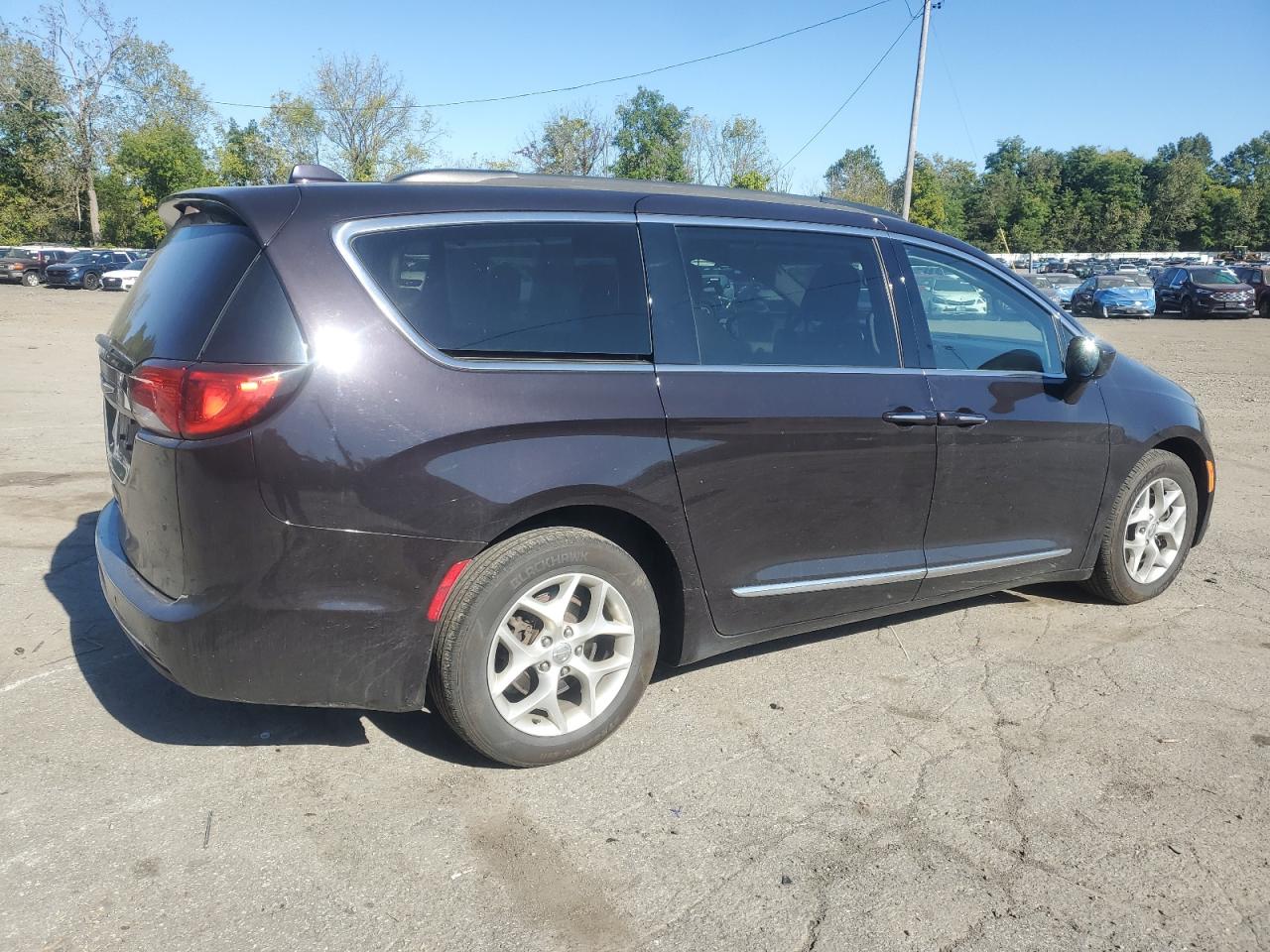 CHRYSLER PACIFICA TOURING L
