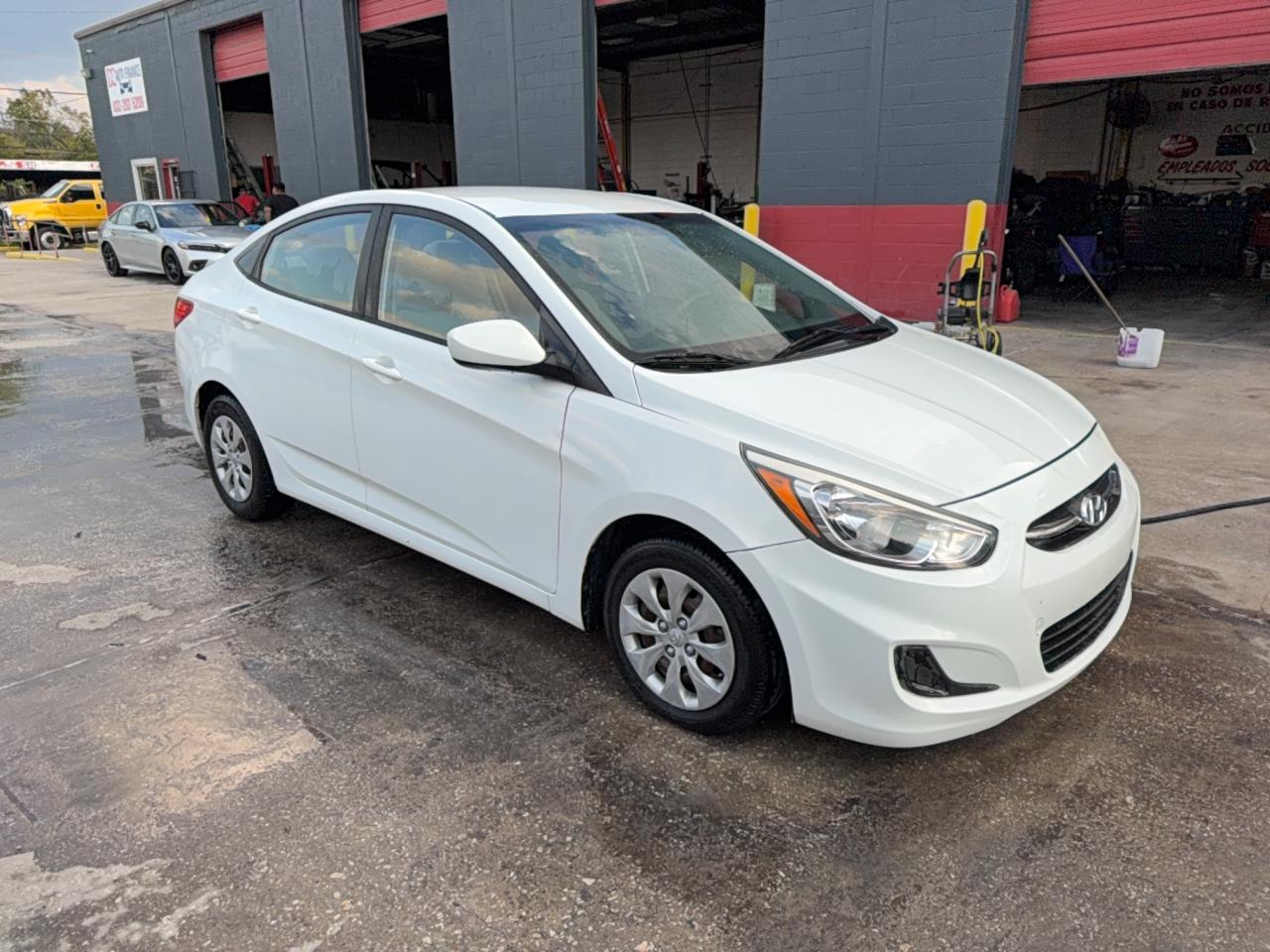 HYUNDAI ACCENT SE