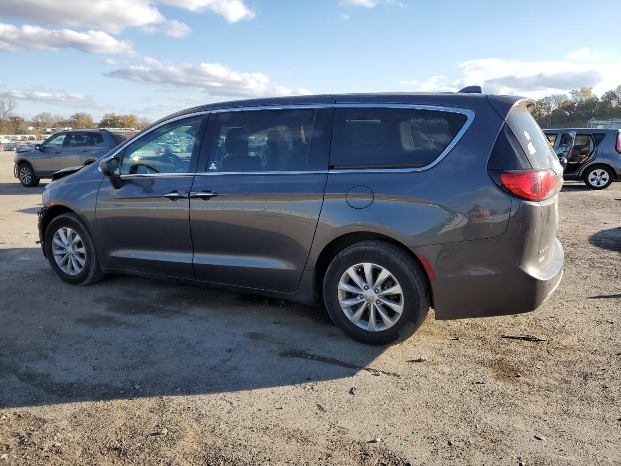 Lot #3302904973 2018 CHRYSLER PACIFICA T