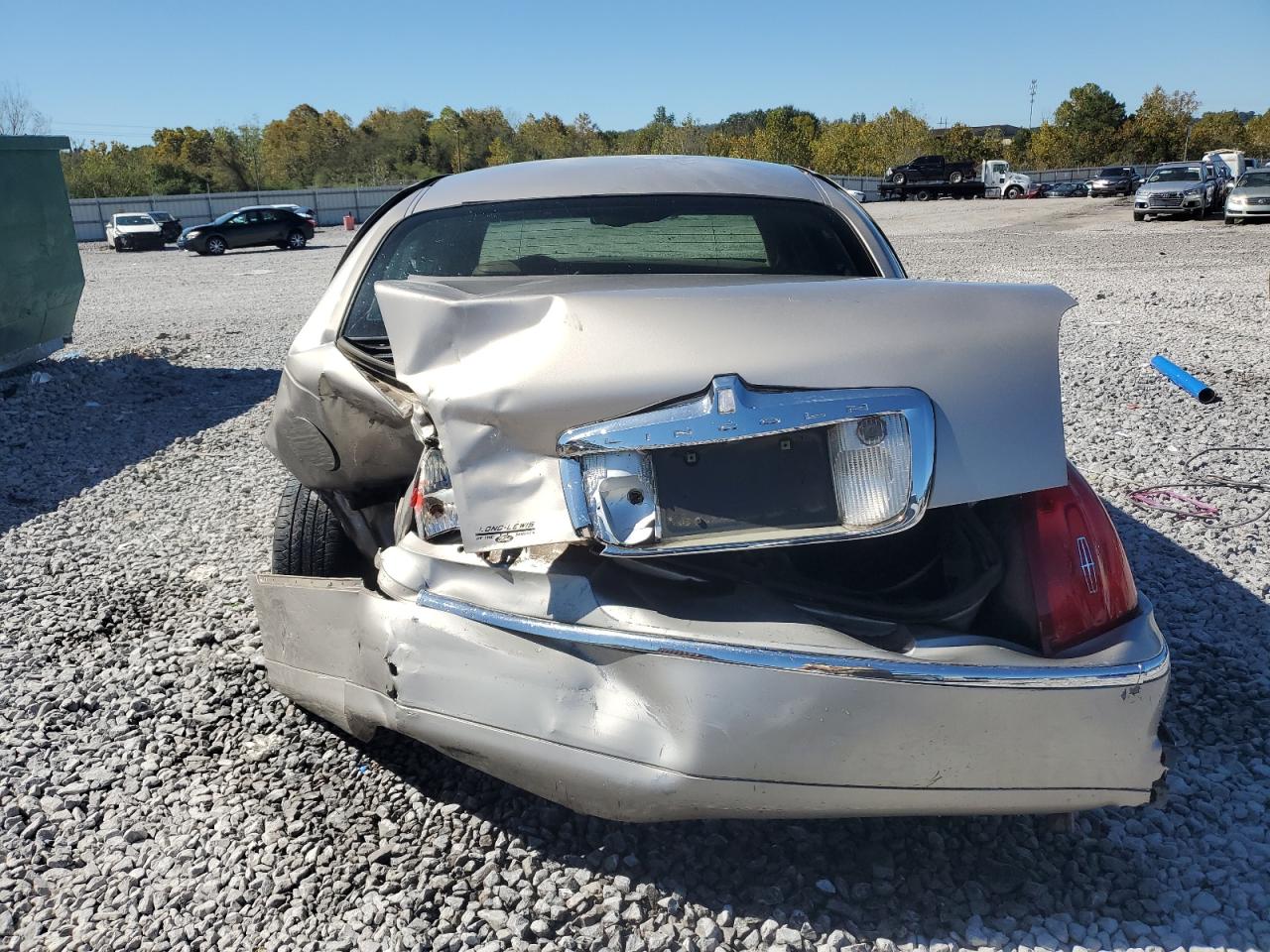 Lot #3290278210 2002 LINCOLN TOWN CAR S