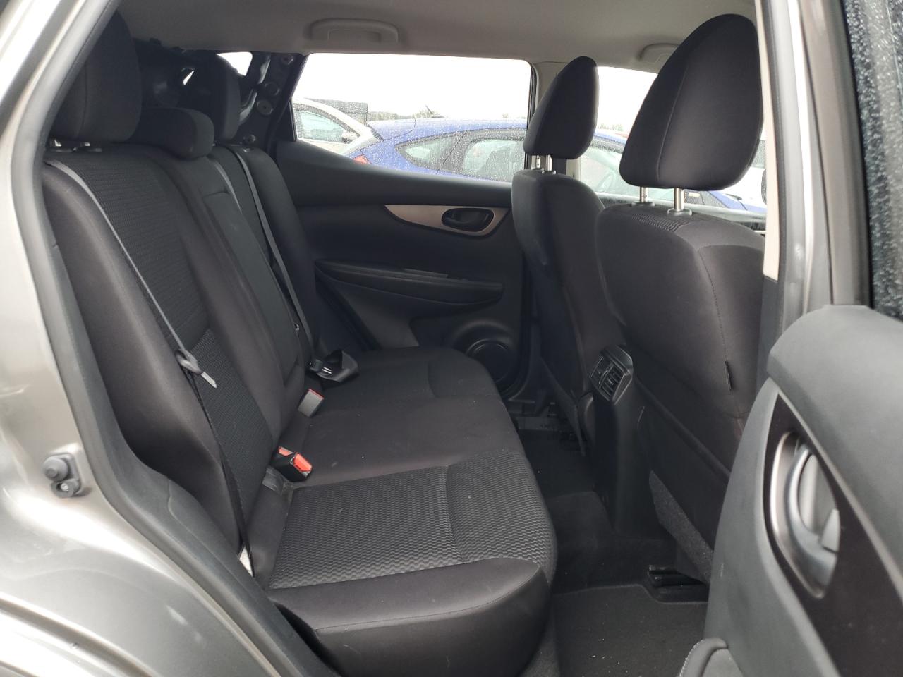 NISSAN ROGUE SPORT S