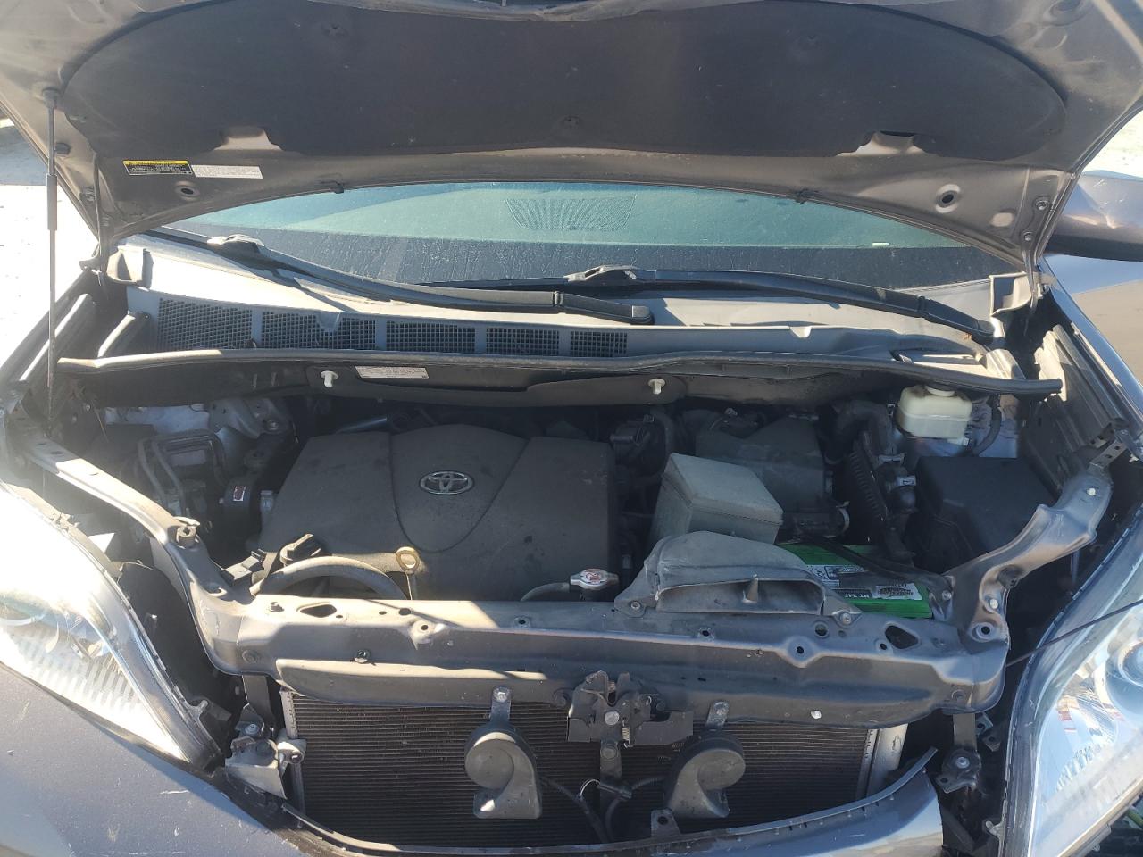 Lot #3308323190 2017 TOYOTA SIENNA LE