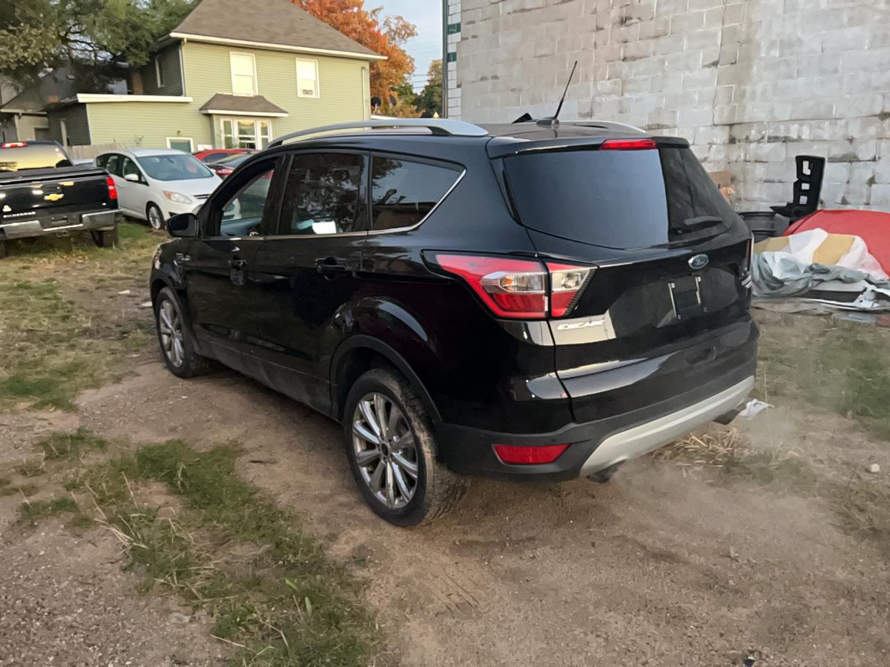 FORD ESCAPE TITANIUM