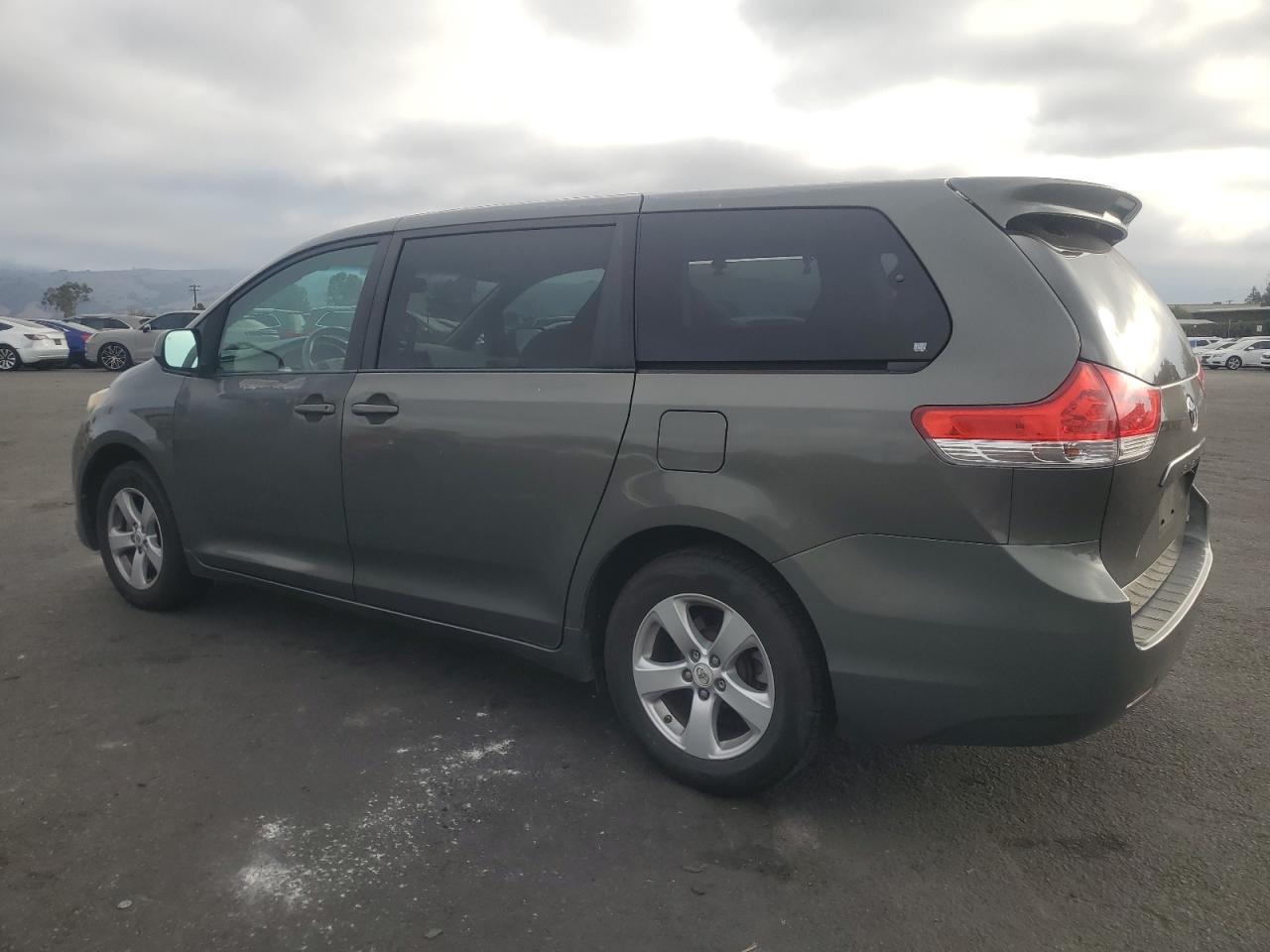 TOYOTA SIENNA BASE