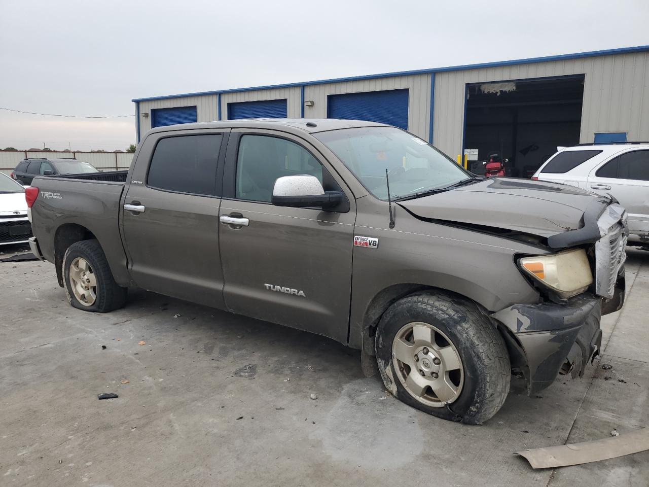 TOYOTA TUNDRA CREWMAX LIMITED