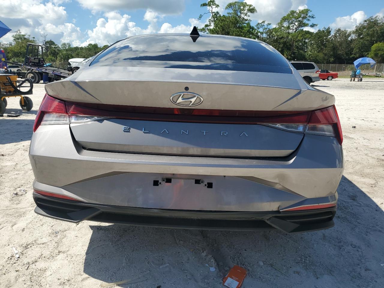 Lot #3302843889 2023 HYUNDAI ELANTRA SE