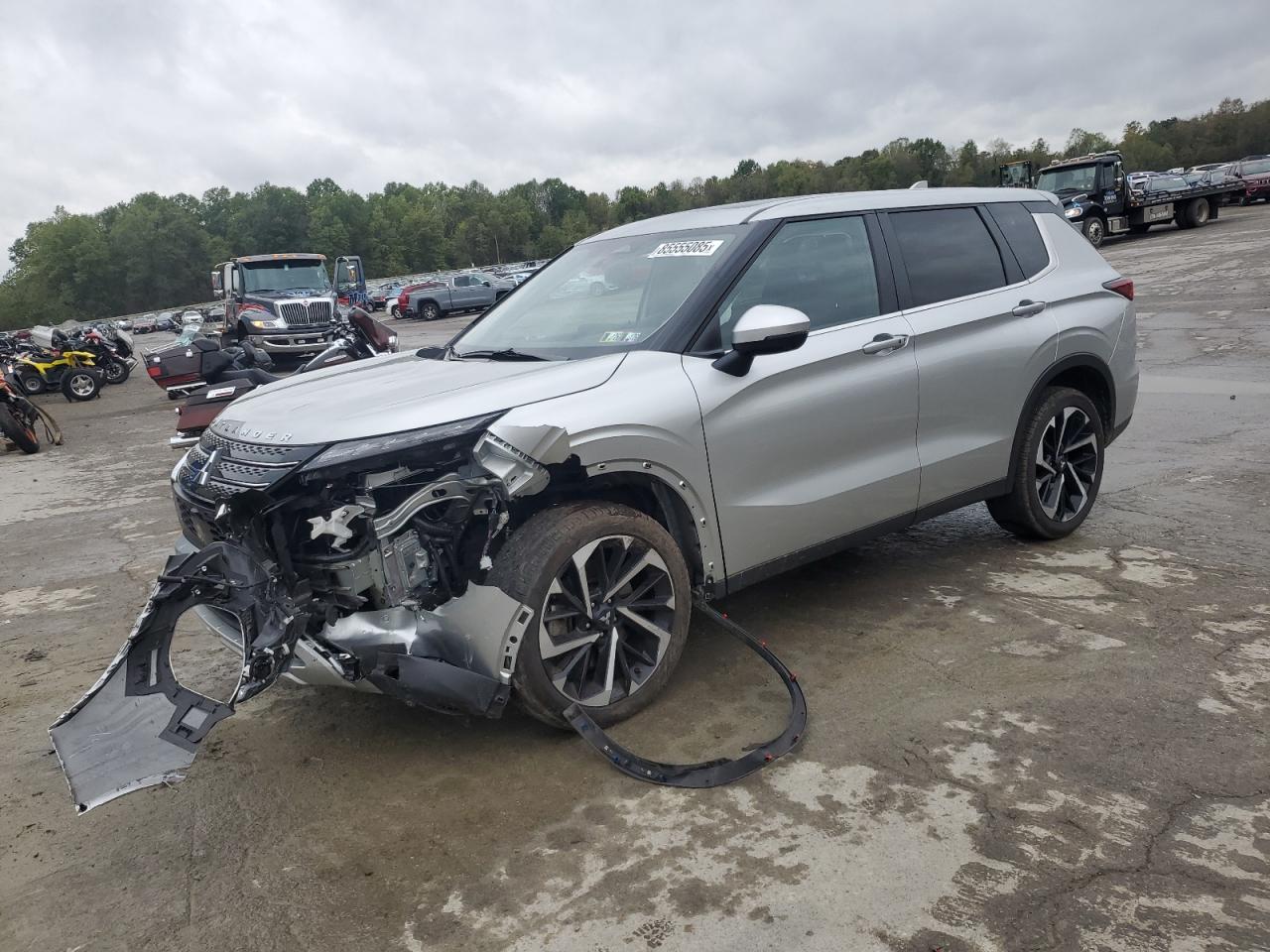 MITSUBISHI OUTLANDER SE