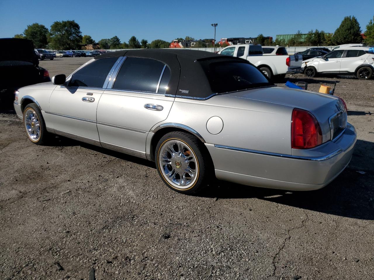 Lot #3273855180 2008 LINCOLN TOWN CAR S