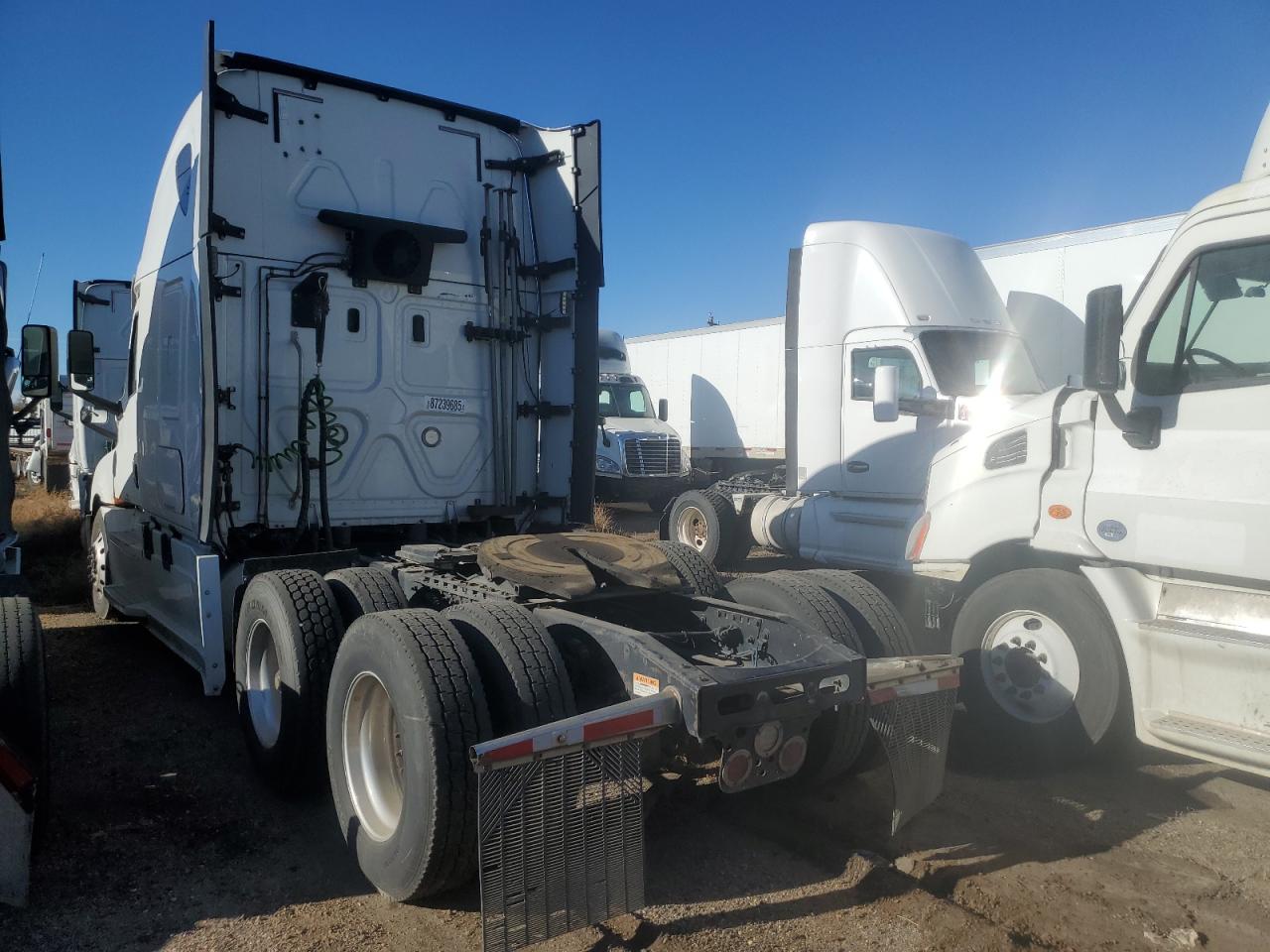 Lot #3286695282 2018 FREIGHTLINER CASCADIA 1