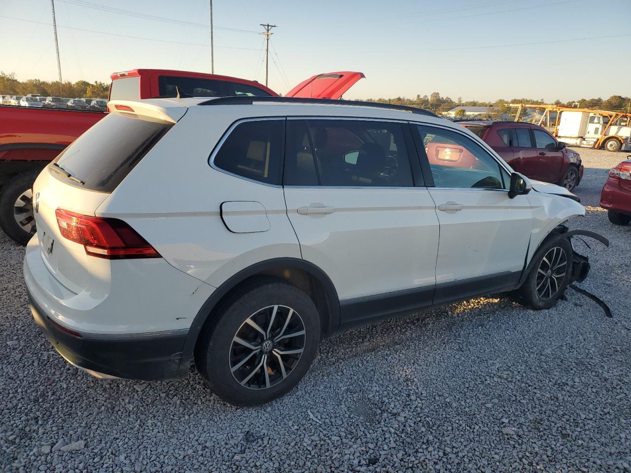 VOLKSWAGEN TIGUAN SE