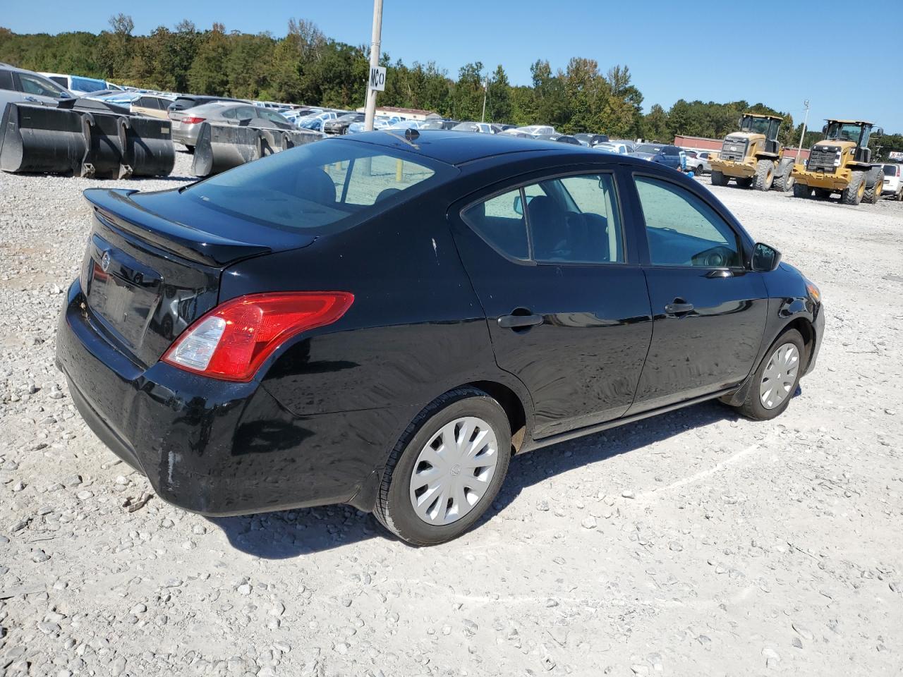 NISSAN VERSA S